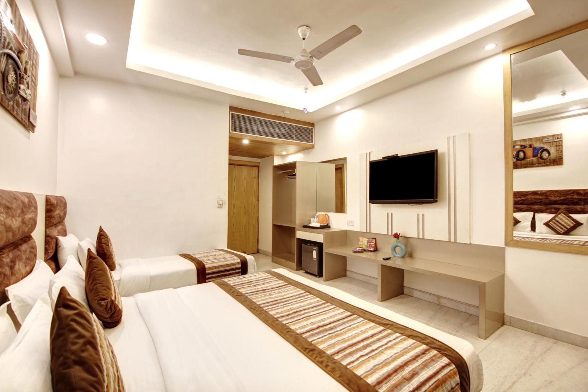 Hotel All Iz Well-By Haveliya Hotels- Traveller'S Choice Award Winner 2025 Нью-Дели Экстерьер фото