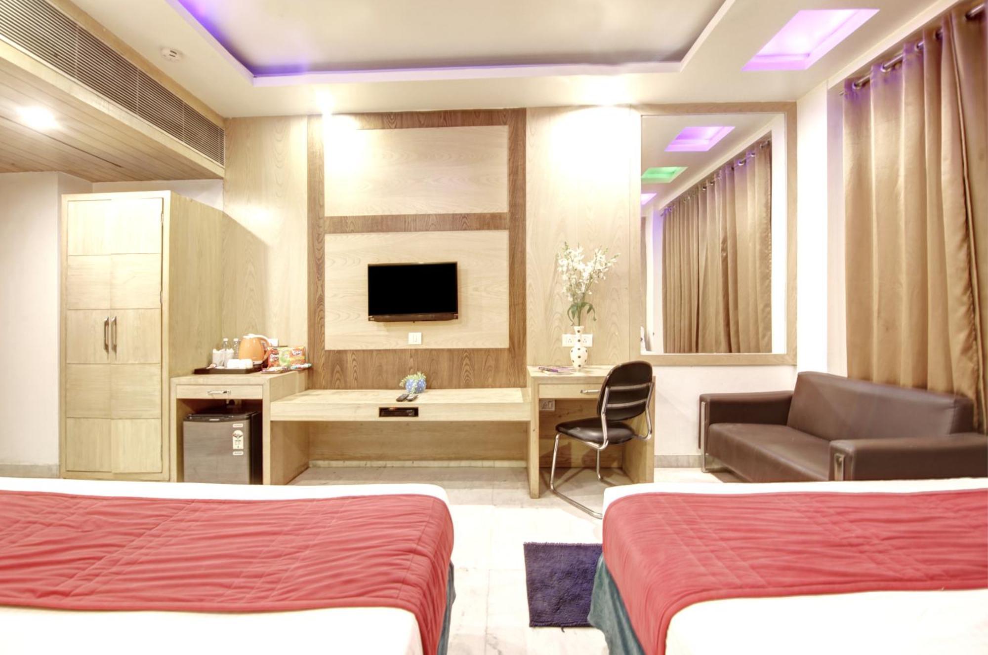 Hotel All Iz Well-By Haveliya Hotels- Traveller'S Choice Award Winner 2025 Нью-Дели Экстерьер фото